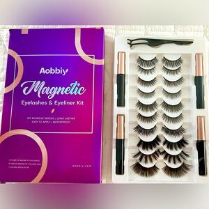 NIB~Magnetic Eyelash & Eyeliner Kit (15 Piece Set)